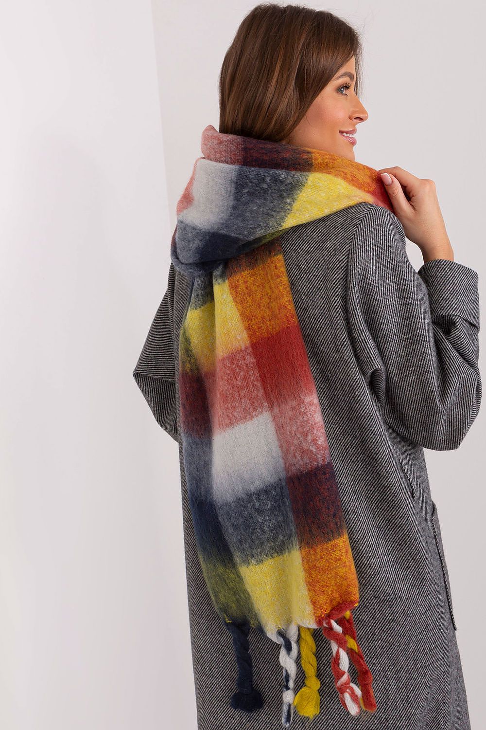  Shawl model 191705 AT 
