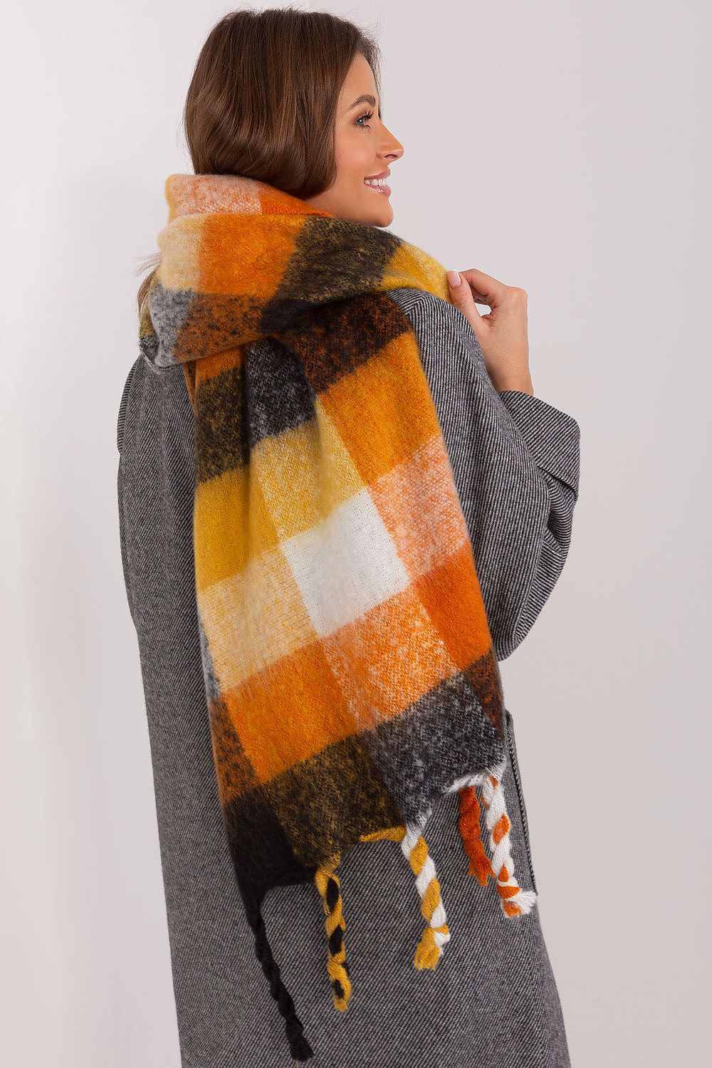  Shawl model 191707 AT 