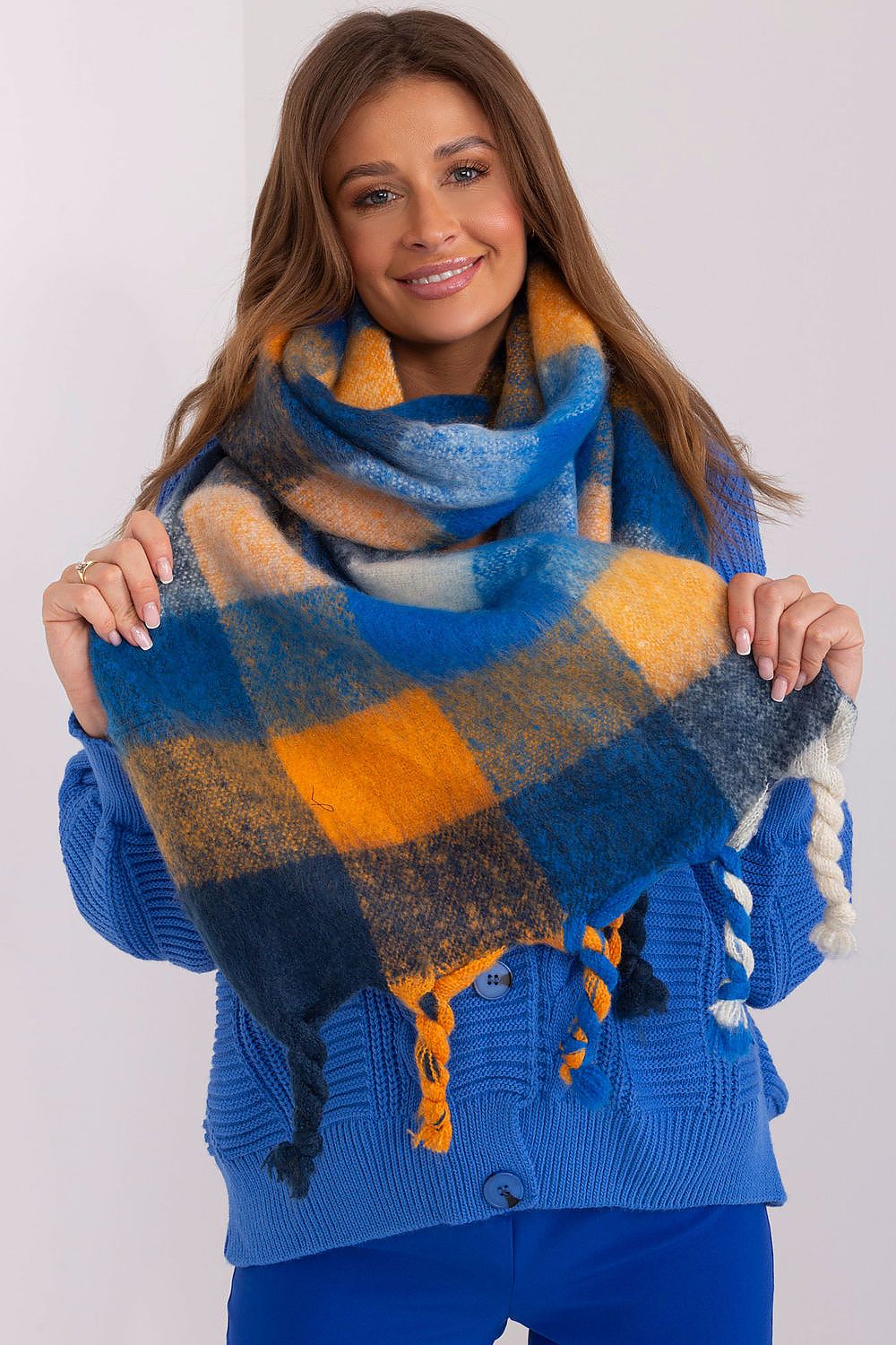  Shawl model 191716 AT 