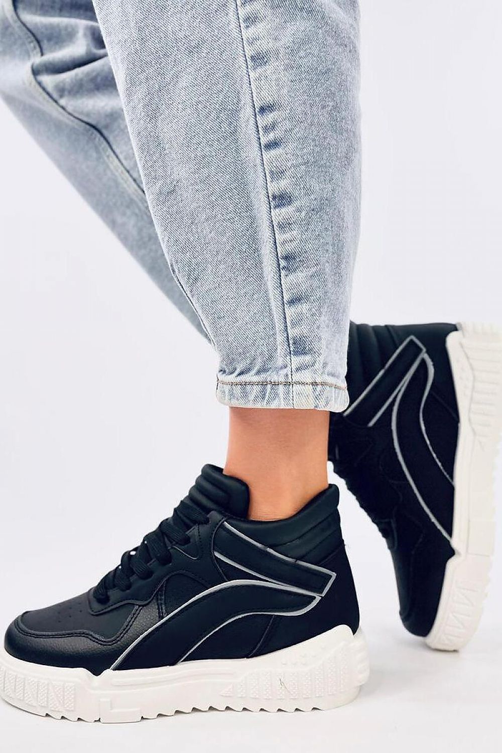  Sport Shoes model 195552 Inello 